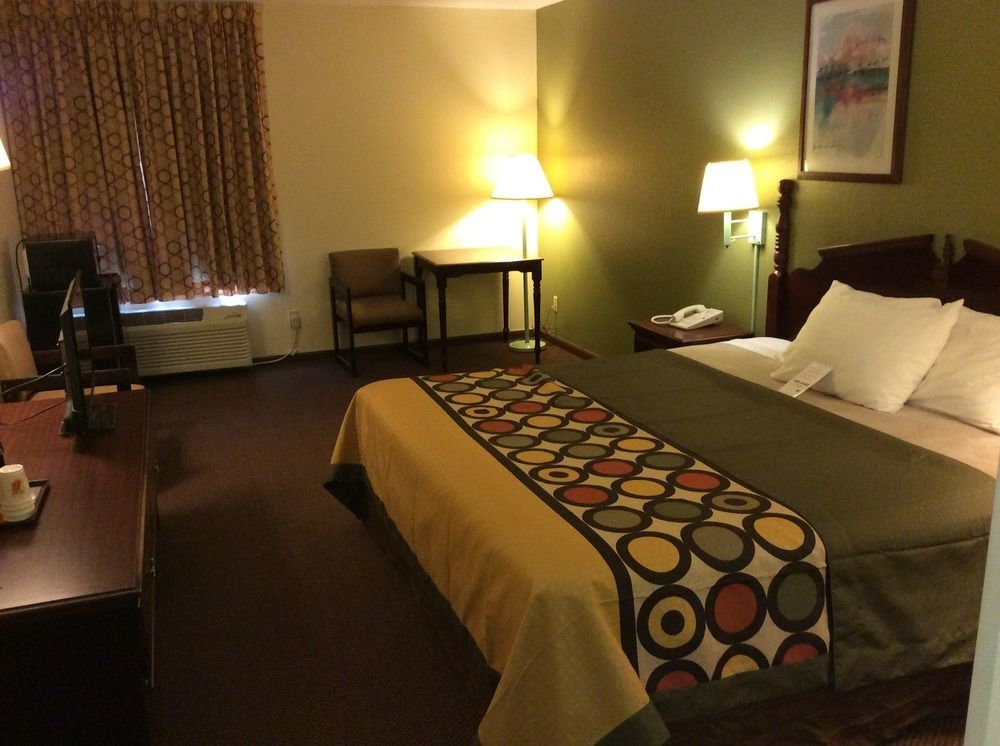 Super 8 By Wyndham Lincoln Hotel Exterior photo